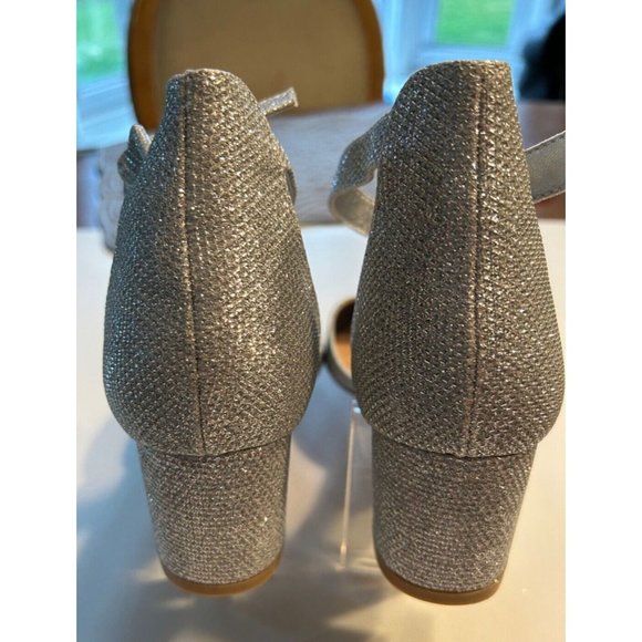 Women's Zby Heels Silver Glitter Size 7.5 Style HM0470 Ankle Strap Pointed - Picture 10 of 10